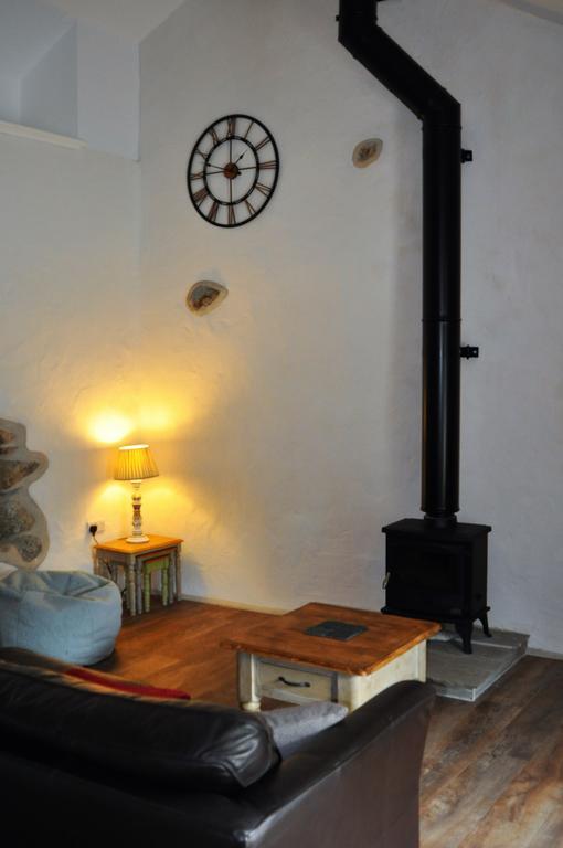 The Barn At Cae Bach Villa Gwalchmai Exteriör bild